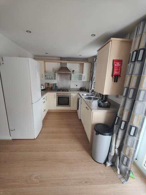 Shoreline Seaside Holiday Home Aberavon Beach พอร์ตทัลบอต ภายนอก รูปภาพ